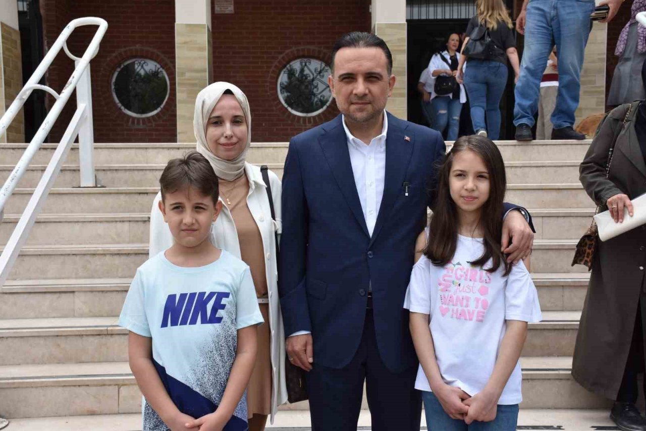 Manisalı vekiller sandık başına gitti