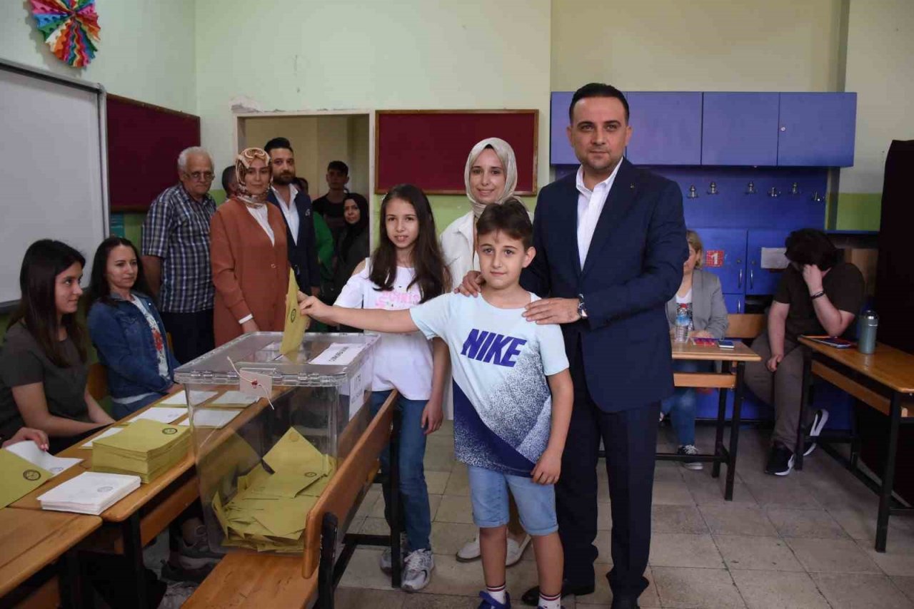 Manisalı vekiller sandık başına gitti