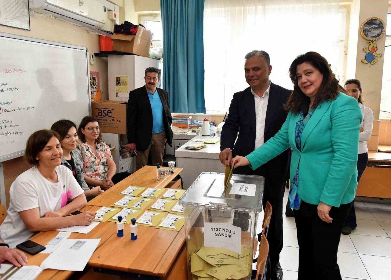 Belediye başkanları oylarını kullandı