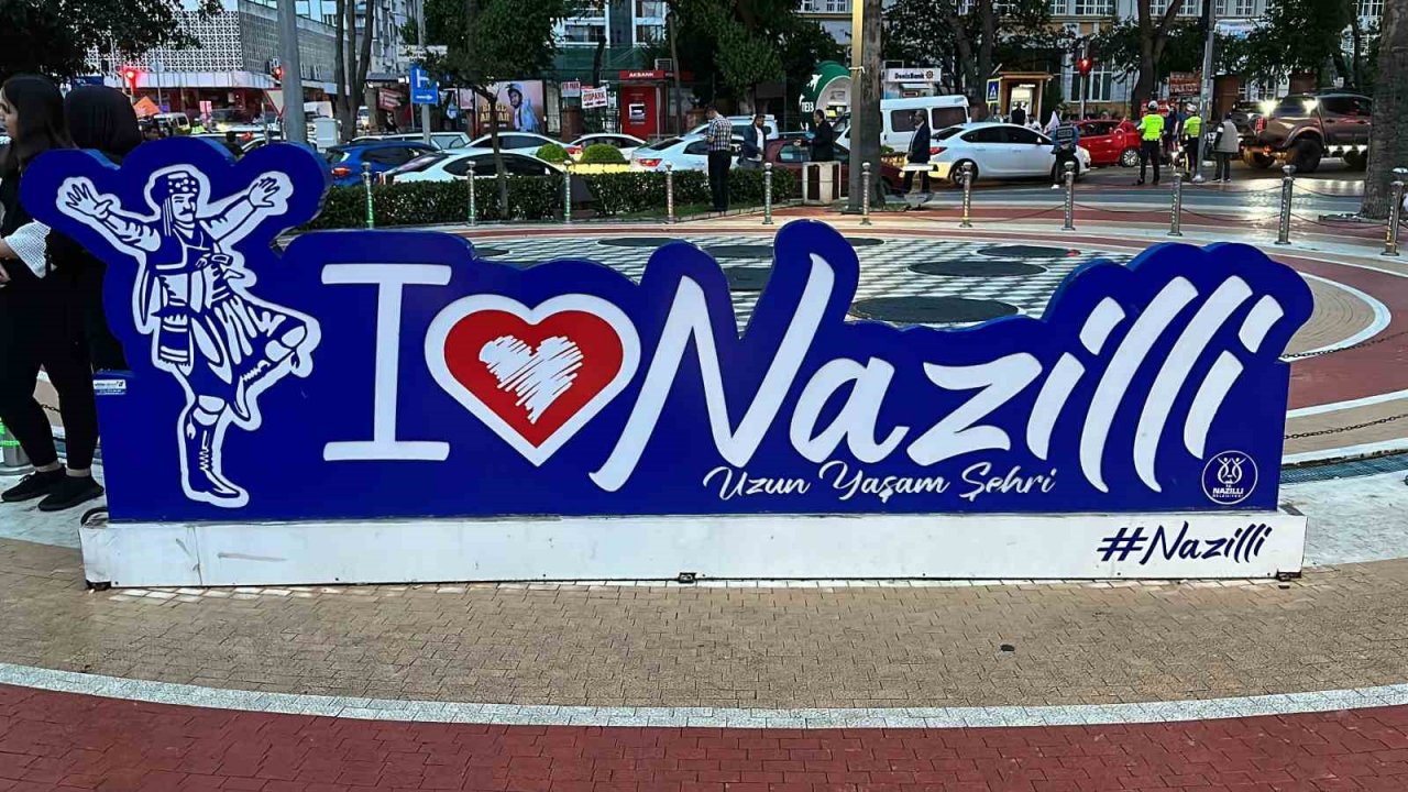 Nazilli’de Erdoğan coşkusu meydanlara sığmadı