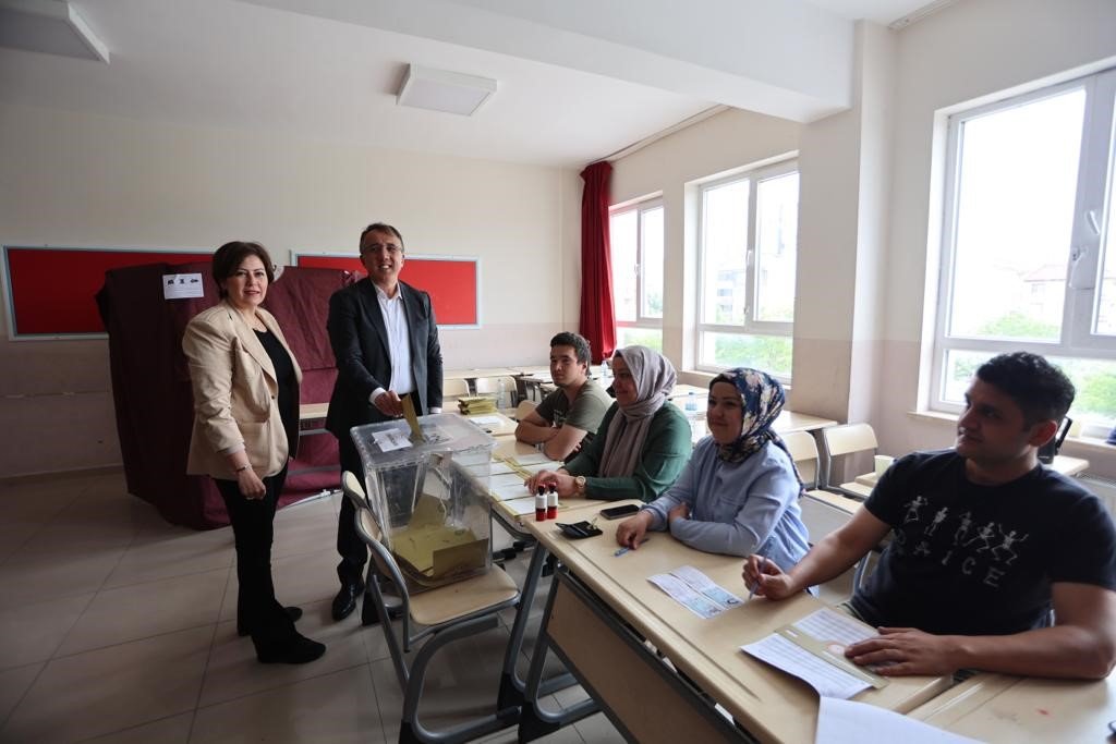 Başkan Savran, oyunu kullandı