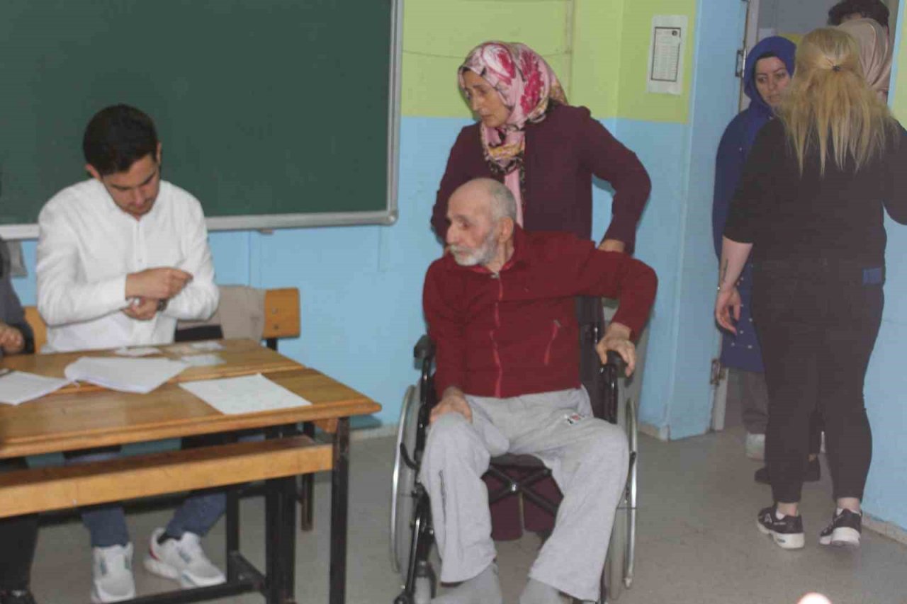 Bakan Özer oyunu Ordu’da kullandı