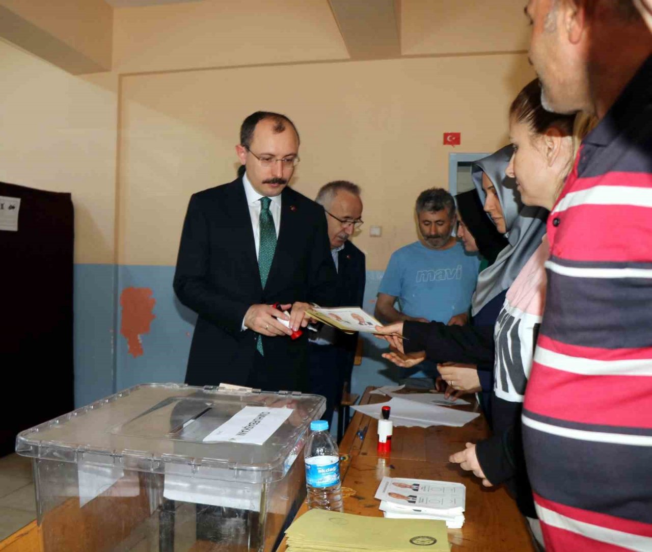 Bakan Muş: “Bu seçimin sonuçları ilk seçimlerden daha kısa sürede belli olur”