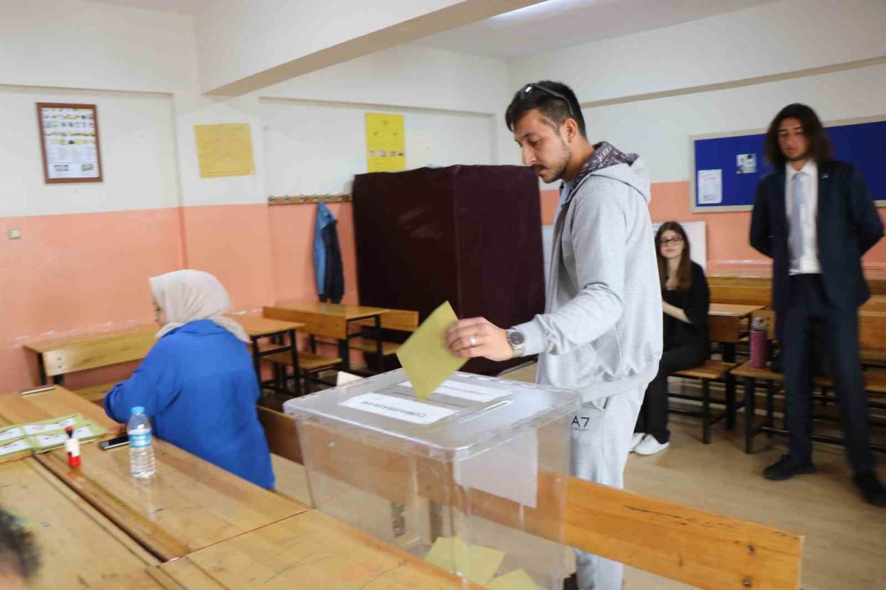 Samsun’da oy kullanma işlemi başladı