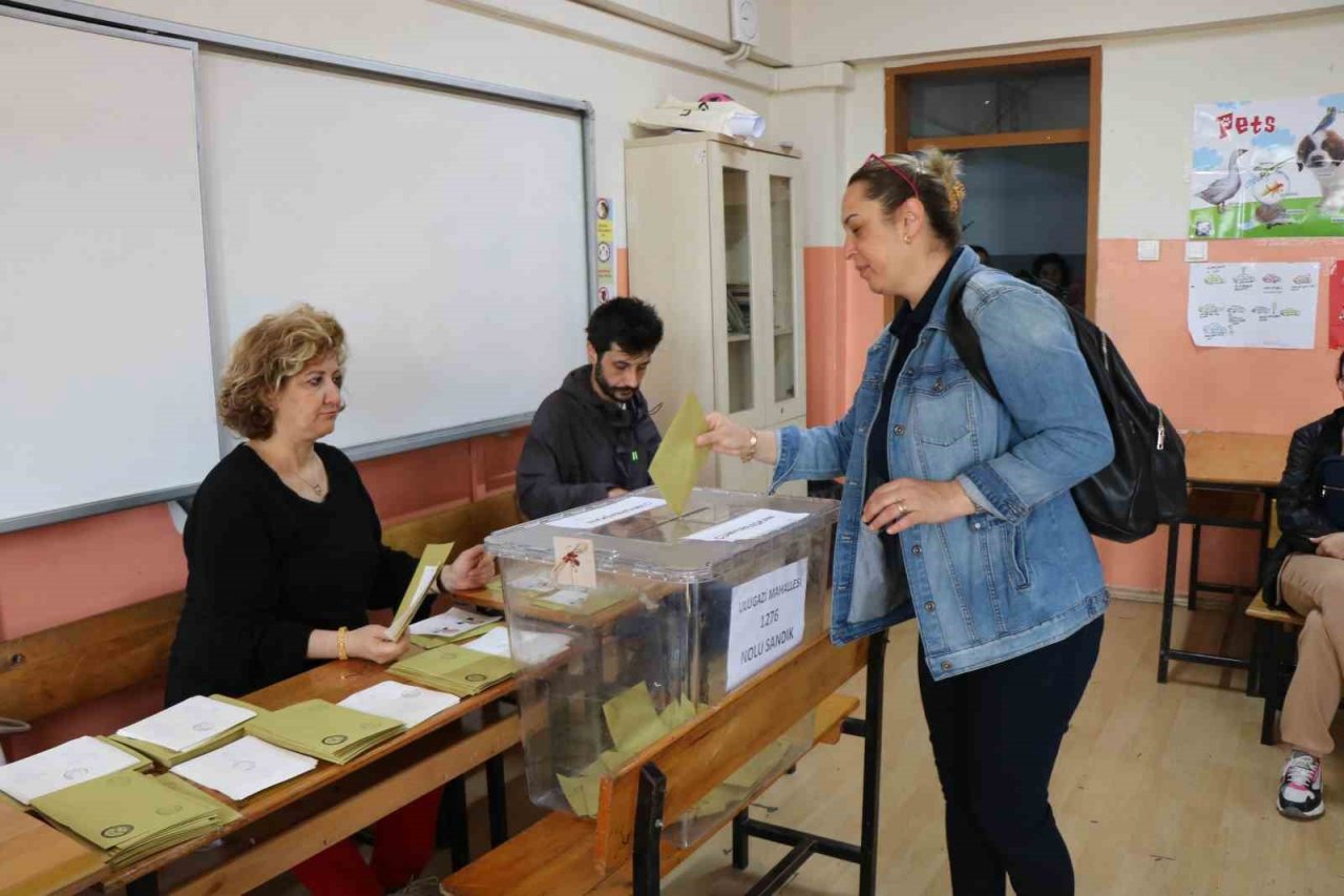 Samsun’da oy kullanma işlemi başladı