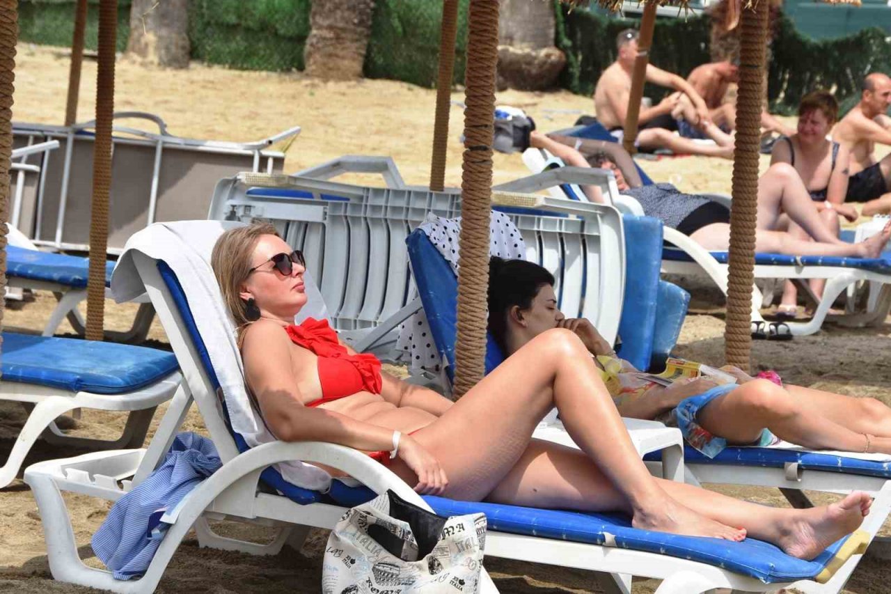 Bodrum’da oyunu kullanan denize akın etti