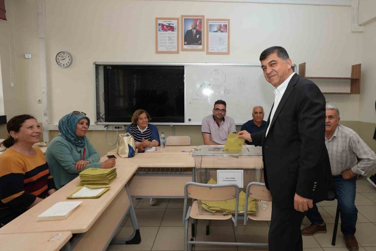 Başkan Fadıloğlu, oyunu kullandı
