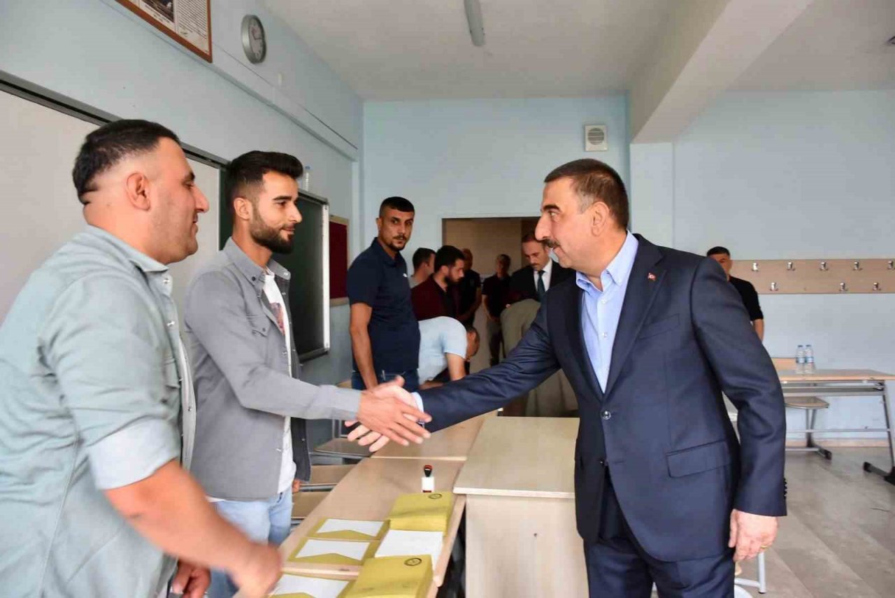 Siirt Valisi Hacıbektaşoğlu oyunu kullandı