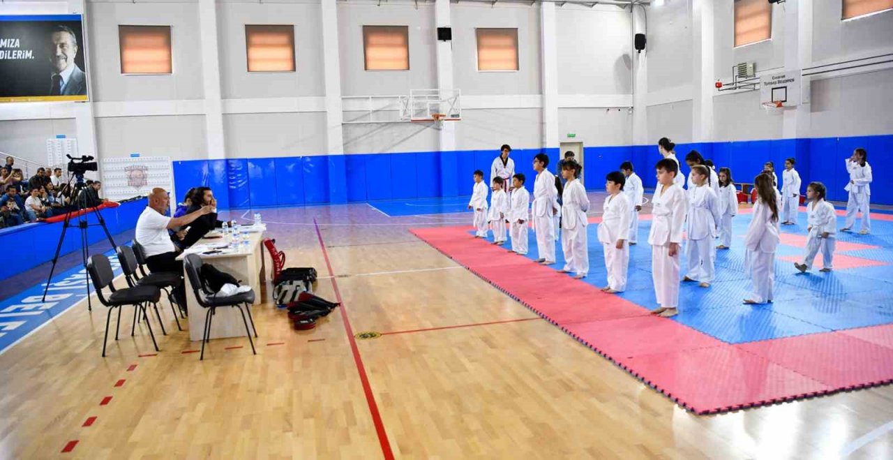 Genç tekvandocular kuşak heyecanı yaşadı