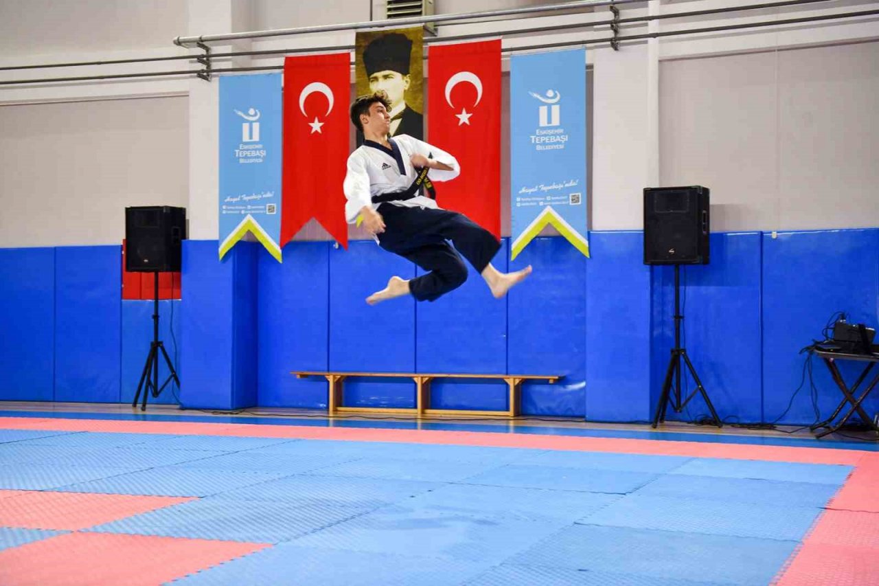 Genç tekvandocular kuşak heyecanı yaşadı
