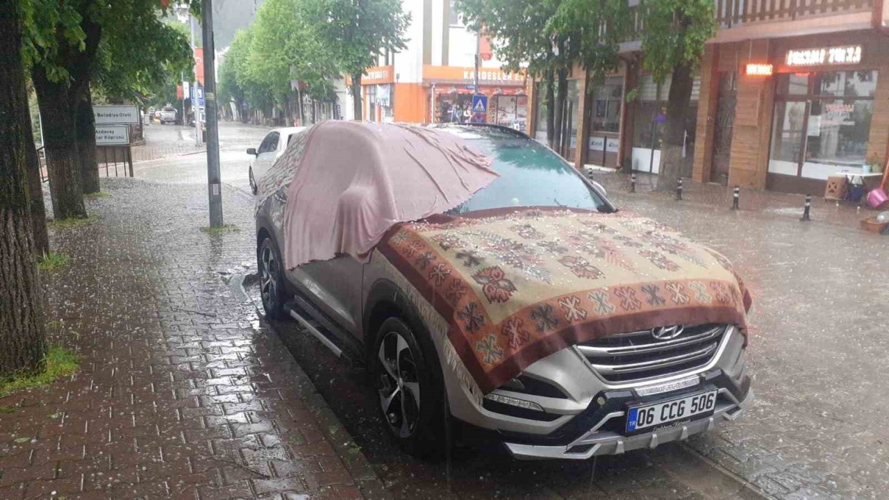 Kastamonu’da dolu ve sağanak yağış etkili oldu
