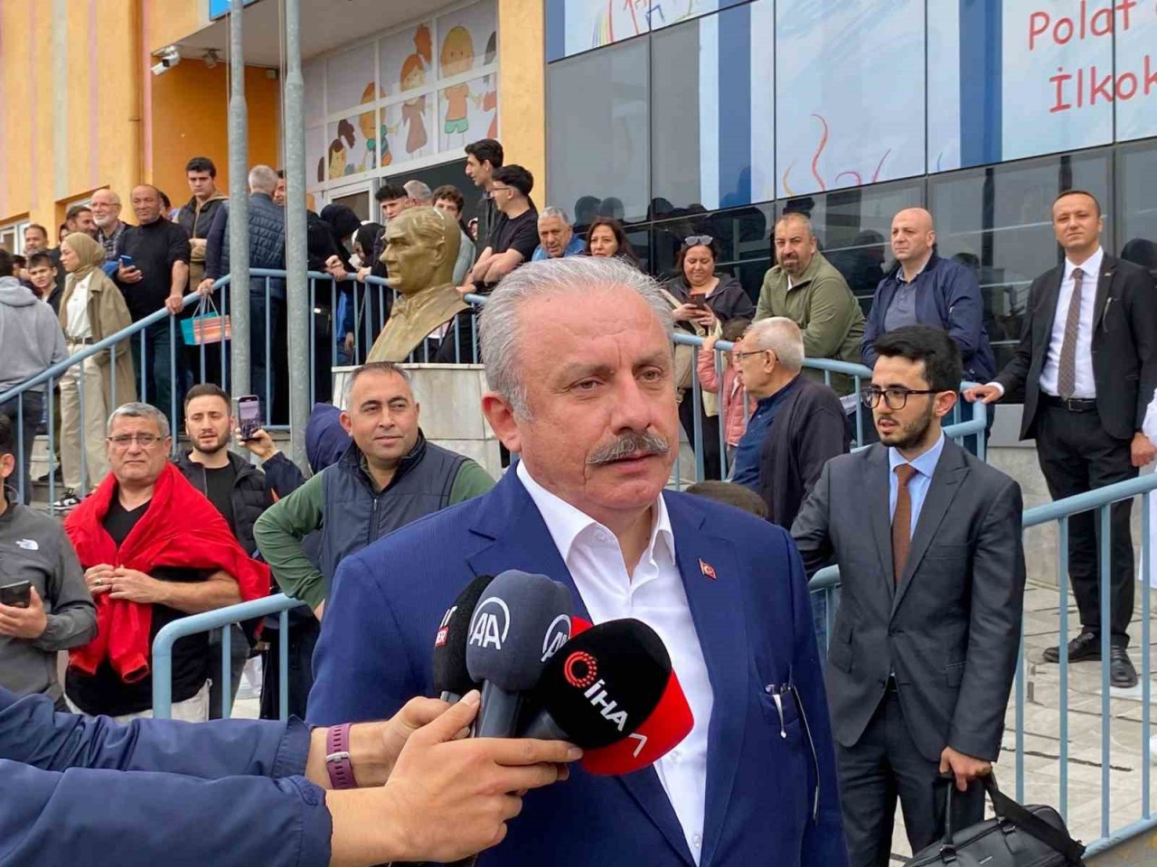 TBMM Başkanı Mustafa Şentop oyunu kullandı