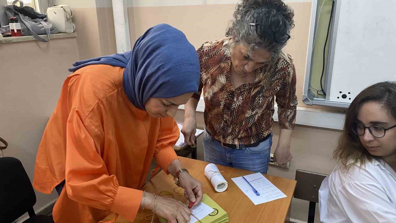 Diyarbakır’da sandıklar kapandı oy sayımı başladı