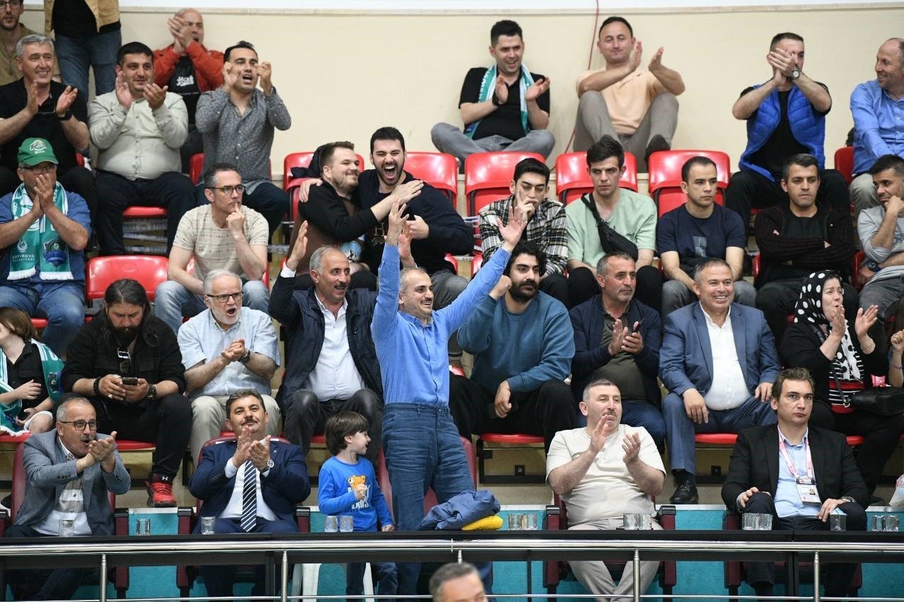 Çayırova Belediyesi, Türkiye Basketbol 1. Lig’ine yükselmeyi garantiledi