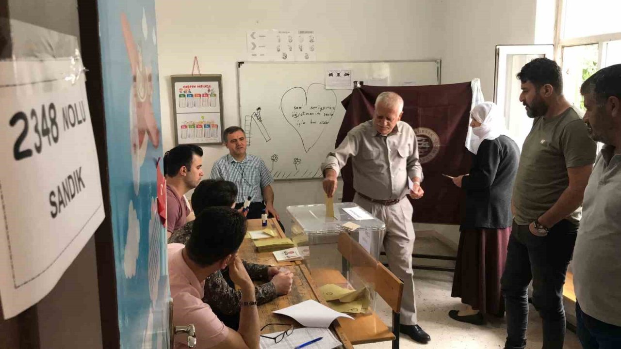 Batman’da oy verme işlemi başladı