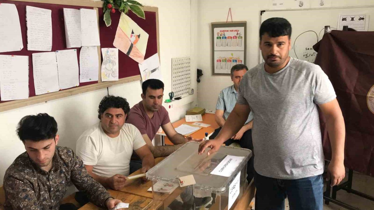 Batman’da oy verme işlemi başladı