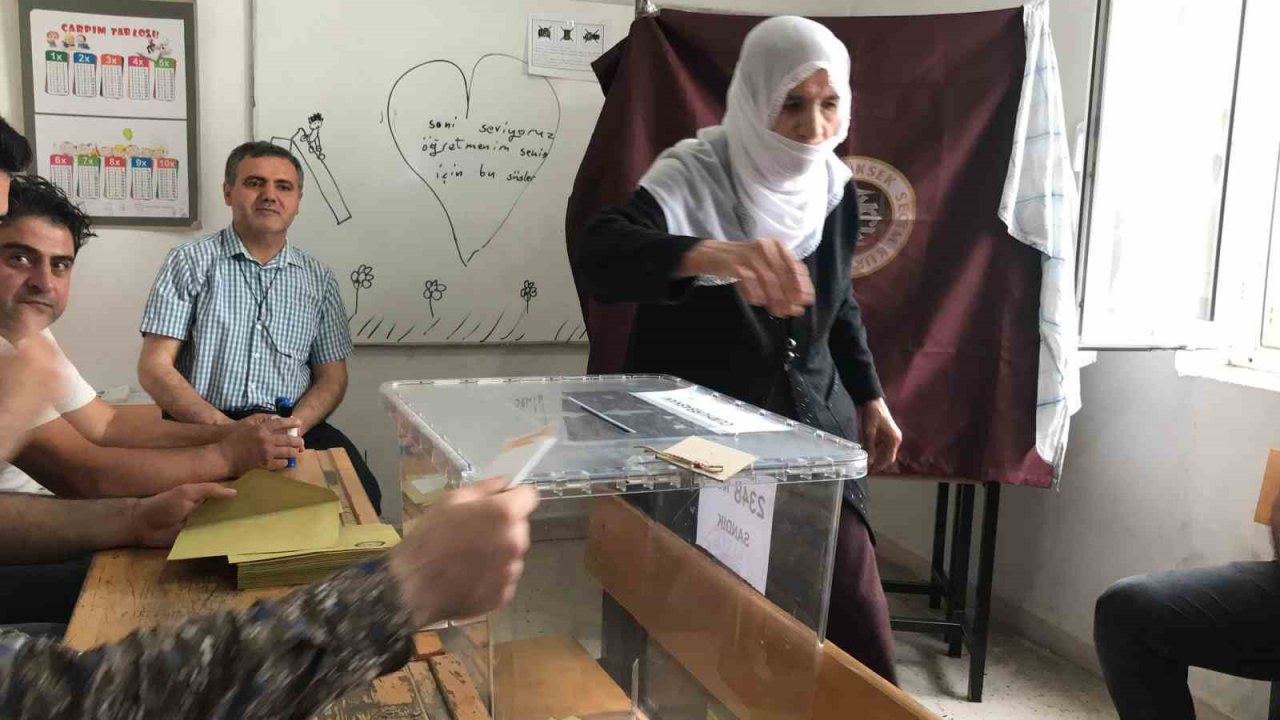 Batman’da oy verme işlemi başladı