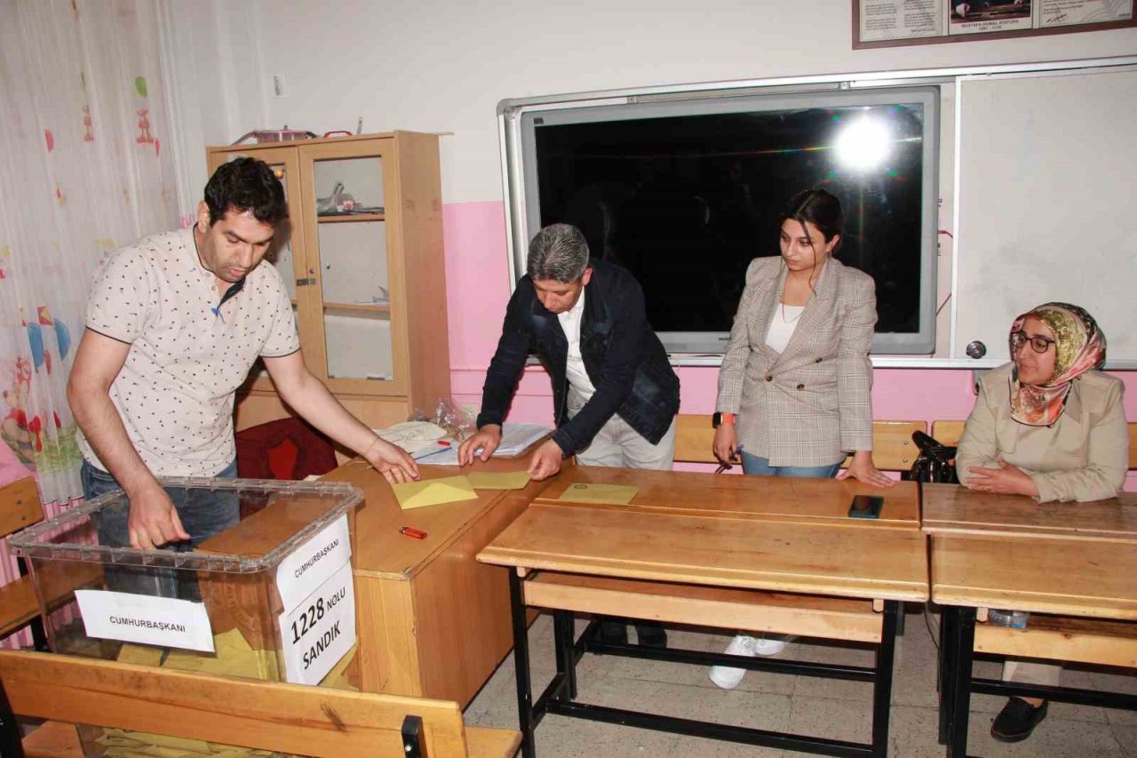 Bingöl’de oy kullanımı sona erdi