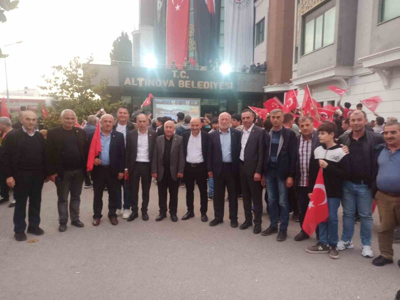 Yalova’da Cumhurbaşkanı Erdoğan’ın seçim zaferi kutlanıyor