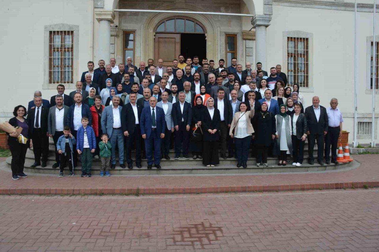 AK Parti’li Nazım Maviş 3. kez mazbatasını aldı