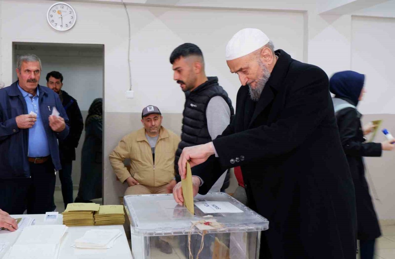 Katılım oranı düştü, Erdoğan oy oranını artırdı