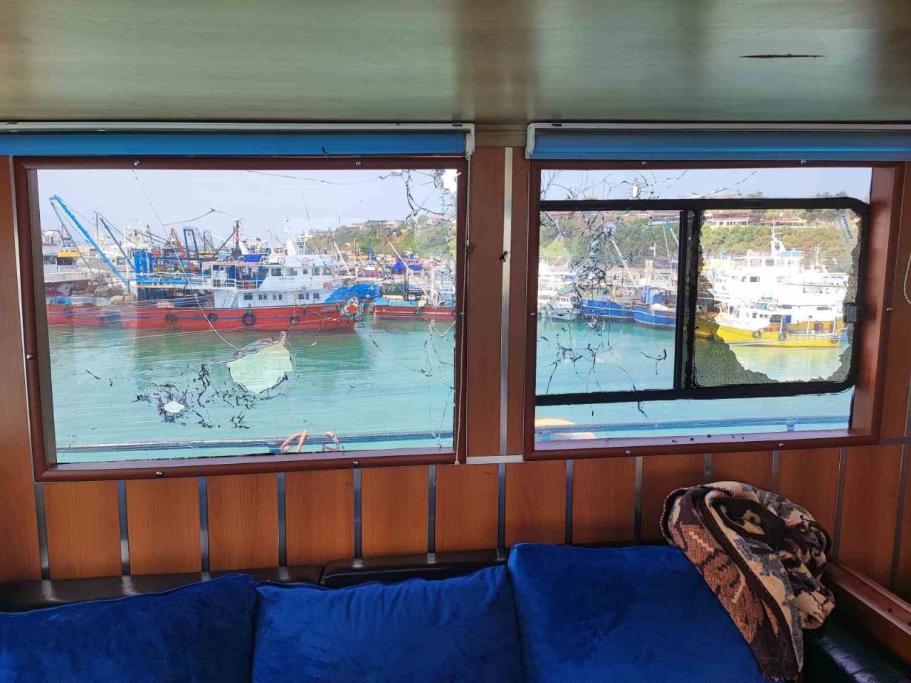 Saldırıya uğrayan teknedeki balıkçı anlattı: "2 gemi yanaştı sağlı sollu ateş açmaya başladı"