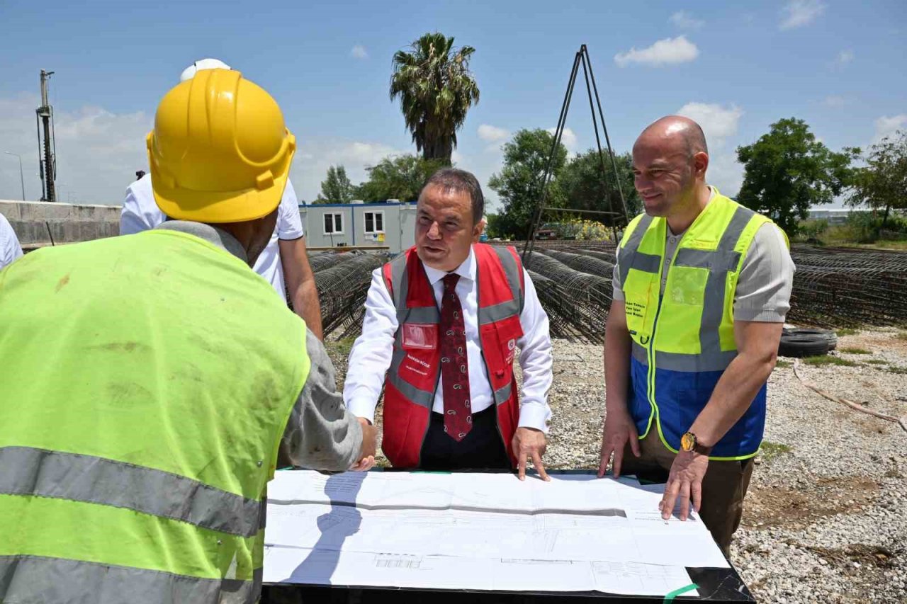 Cırnık Köprüsü’nde 150 günlük çalışma süresi aşağı çekildi