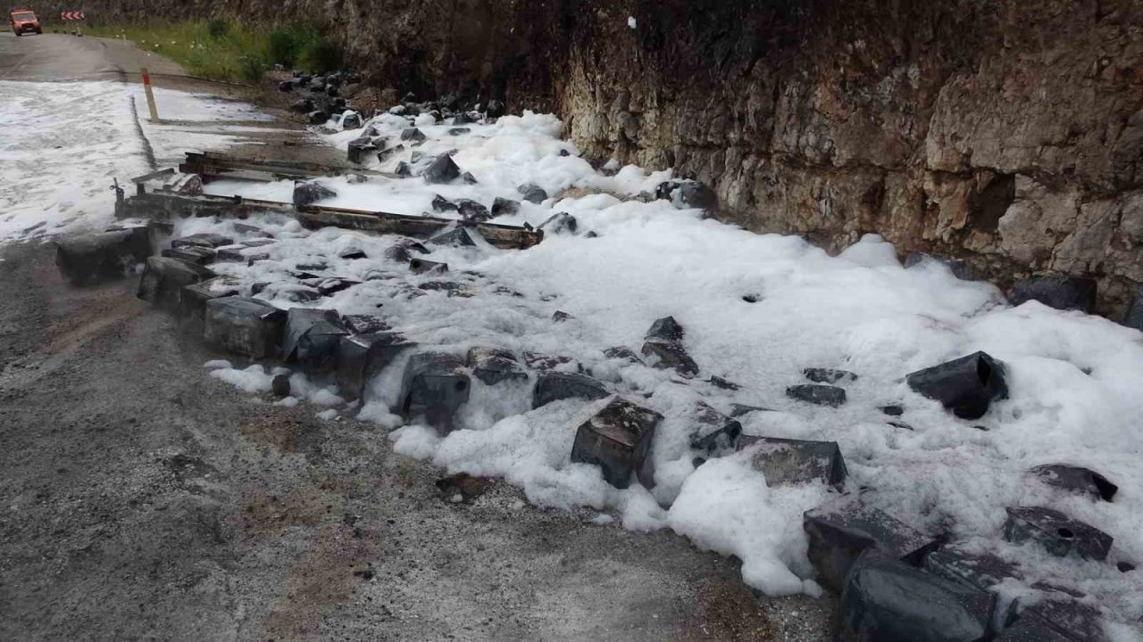 Freni boşalan kimyasal yüklü tır alev alev yandı, faciadan dönüldü