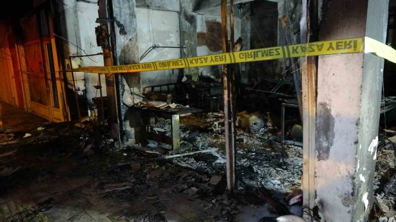 Antalya’da 5 katlı binada çıkan yangında can pazarı yaşandı