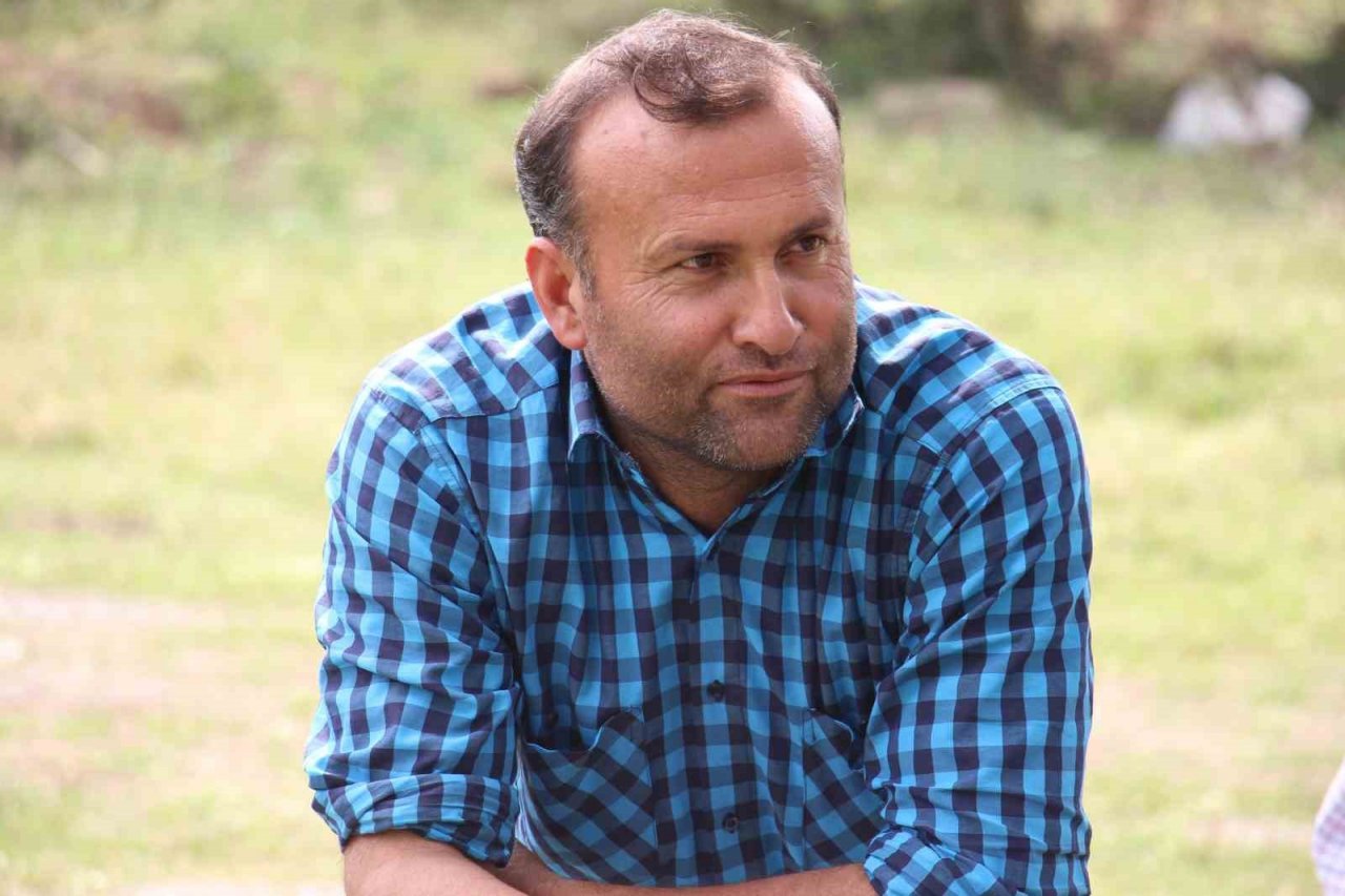 İlginç ama gerçek, köyün bayramlık elbise gibi bayramlık camisi var