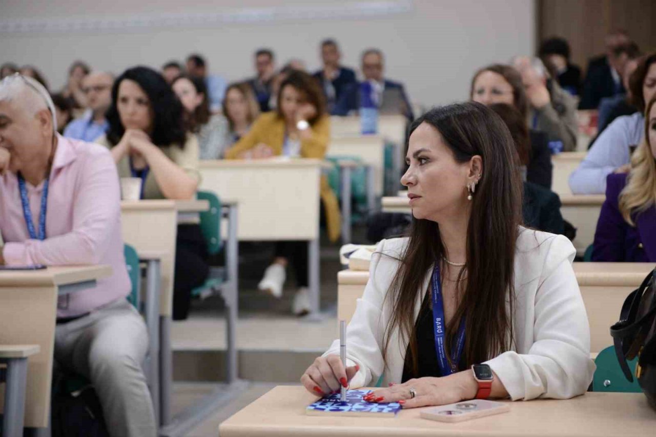 122 kurum ve kuruluştan katılımcılar yabancı dil eğitimi için bir araya geldi