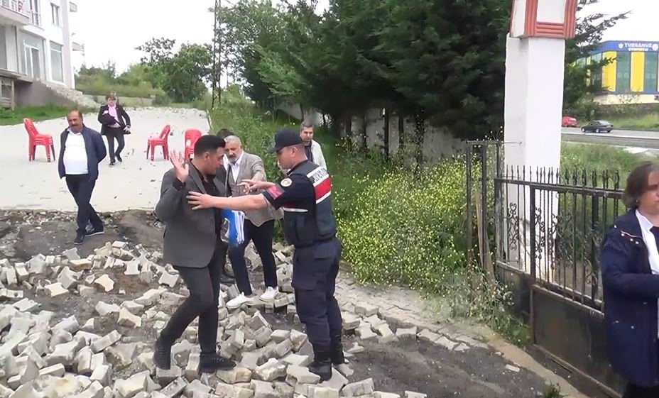 Tekirdağ’da basın açıklaması savaş alanında döndü: Site sakinleri ile firma yetkilileri arasında arbede