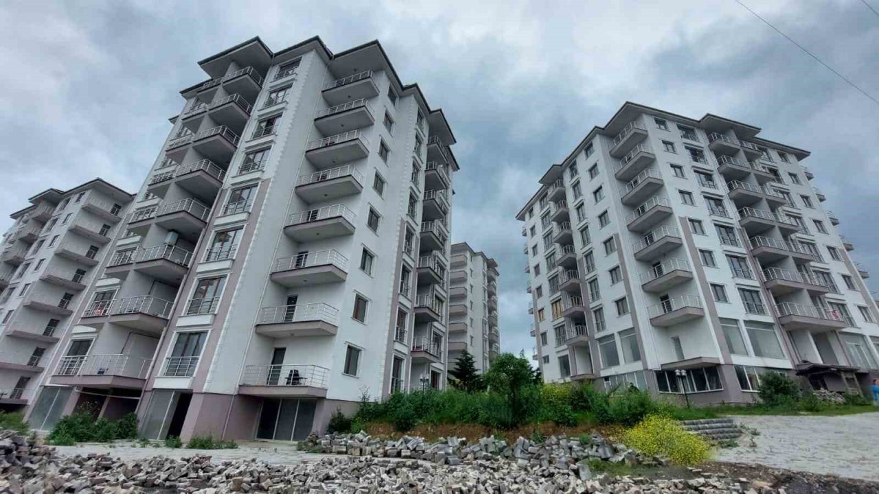 Tekirdağ’da basın açıklaması savaş alanında döndü: Site sakinleri ile firma yetkilileri arasında arbede