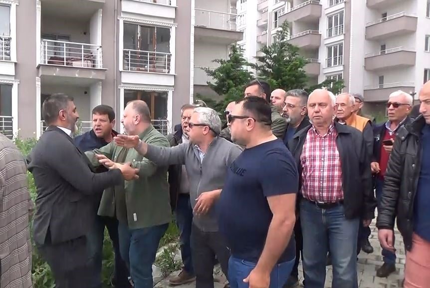 Tekirdağ’da basın açıklaması savaş alanında döndü: Site sakinleri ile firma yetkilileri arasında arbede