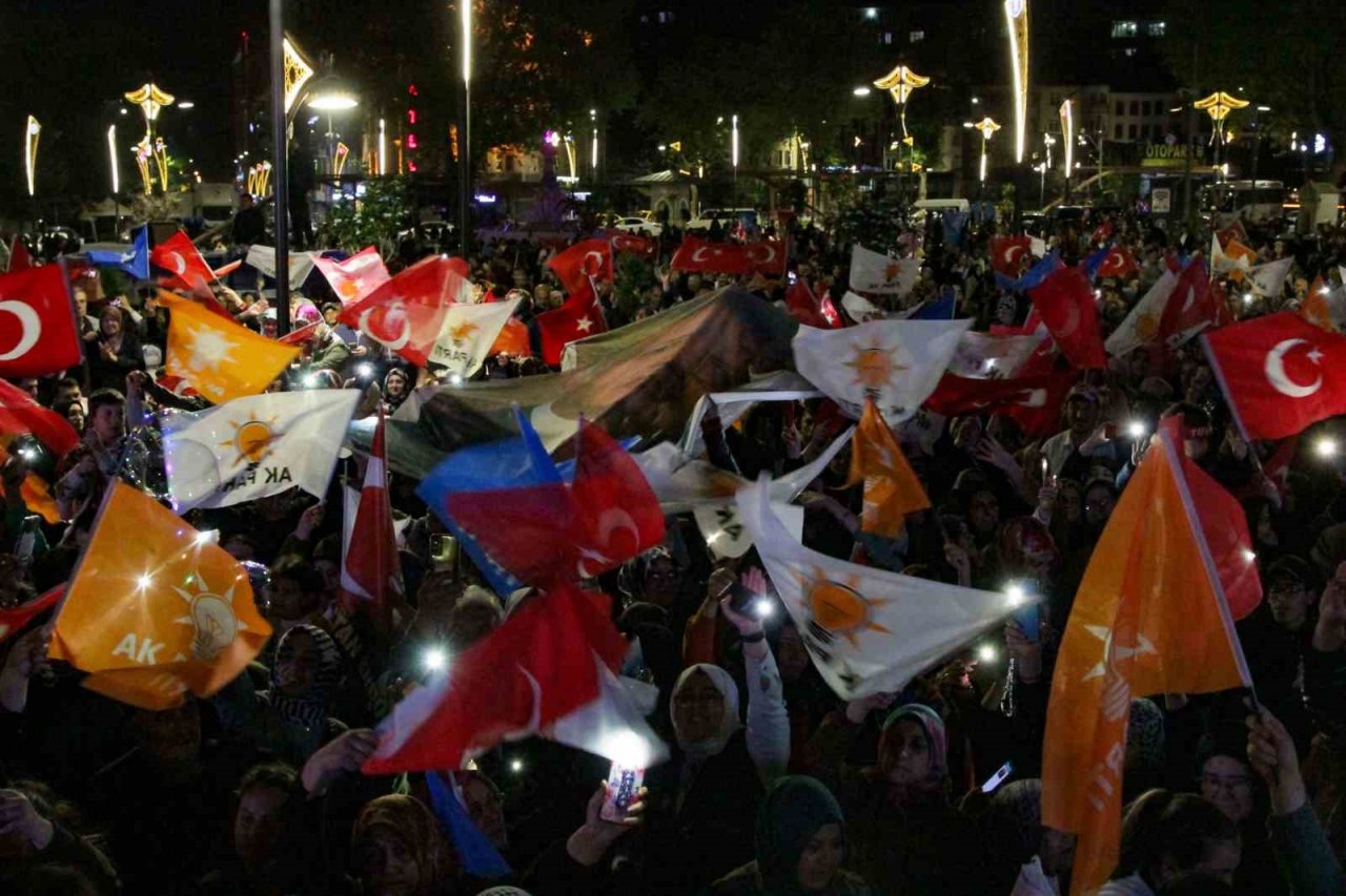 Başkan Işık: "Kütahyalılar demokrasiye sahip çıkmıştır"
