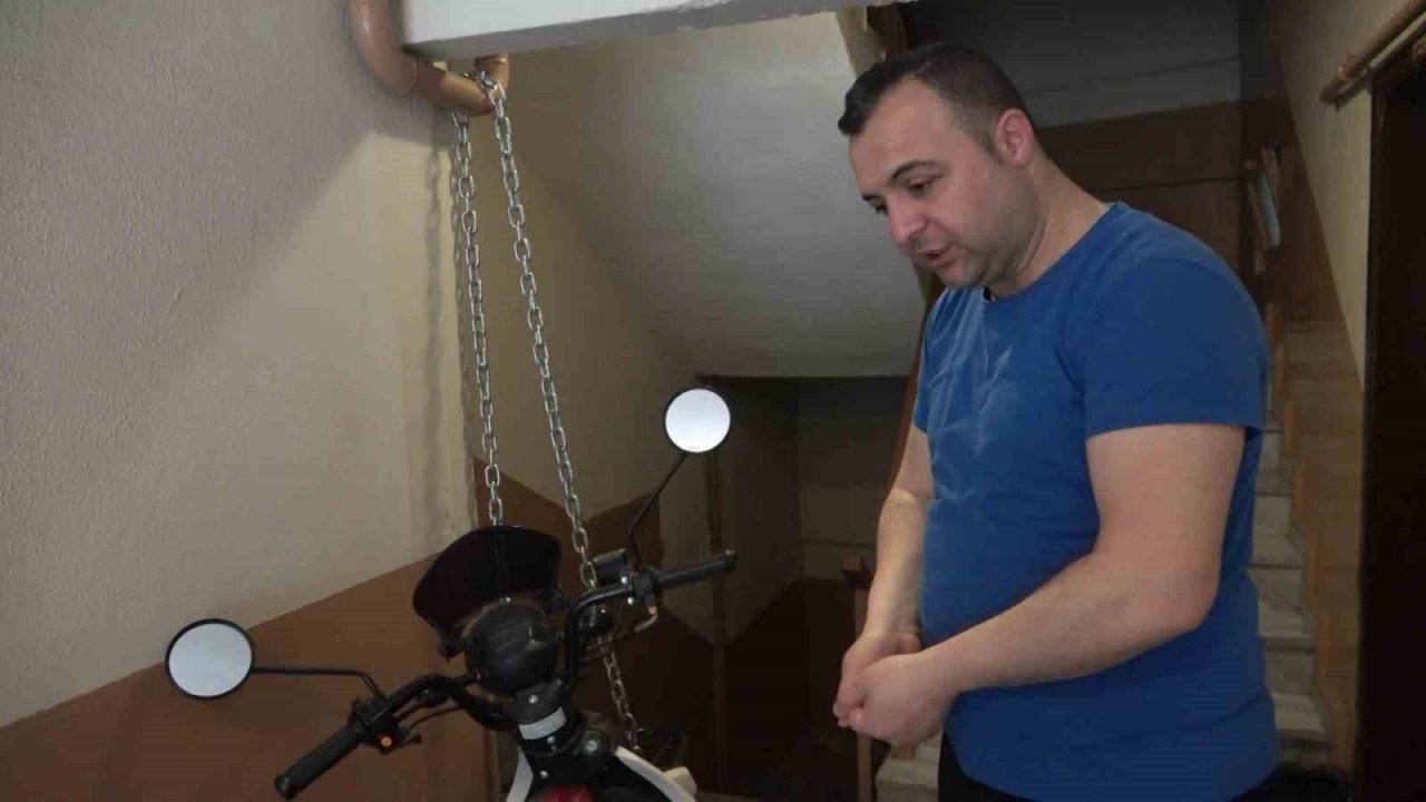 Çalınan motosikletini bulmak için başka motosiklet alıp hırsızların peşine düştü