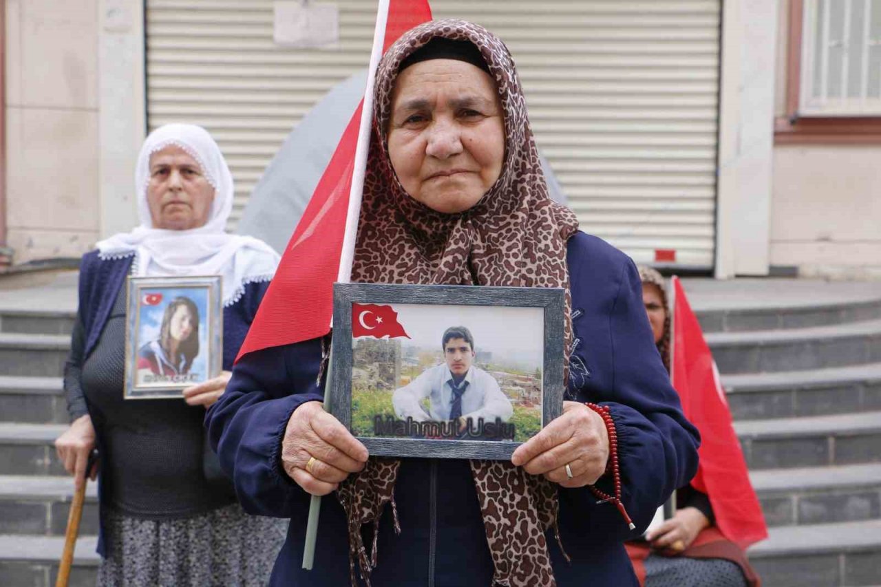 Evlat nöbeti tutan ailelerden Cumhurbaşkanı Erdoğan’a tebrik