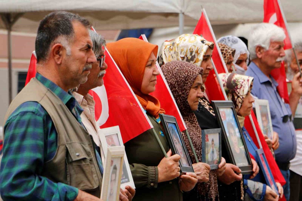 Evlat nöbeti tutan ailelerden Cumhurbaşkanı Erdoğan’a tebrik
