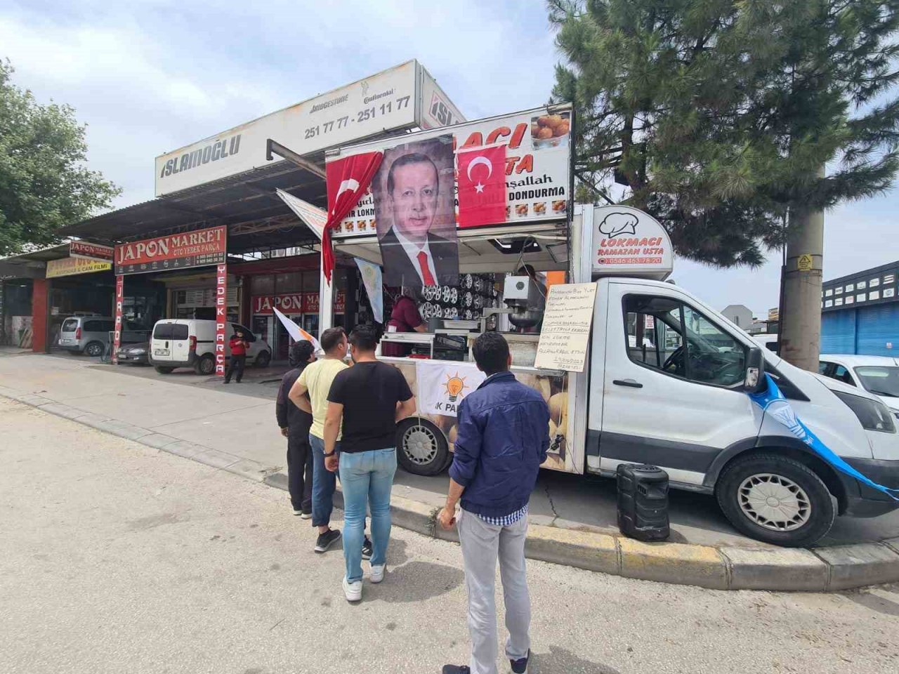Cumhurbaşkanın seçim zaferini lokma döktürerek kutladı