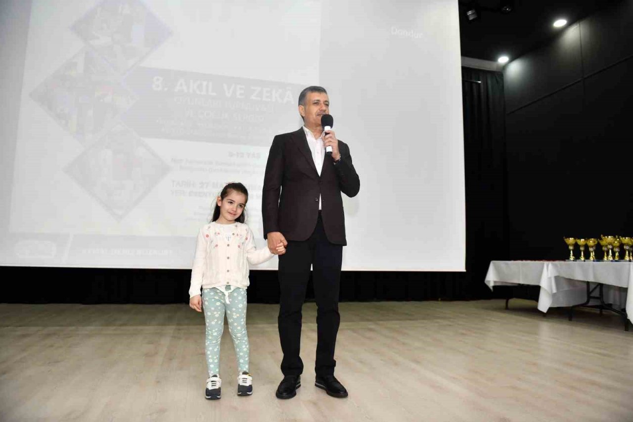 Esenyurt’ta Geleneksel Akıl ve Zekâ Oyunları Turnuvası’nın 8.’si düzenlendi