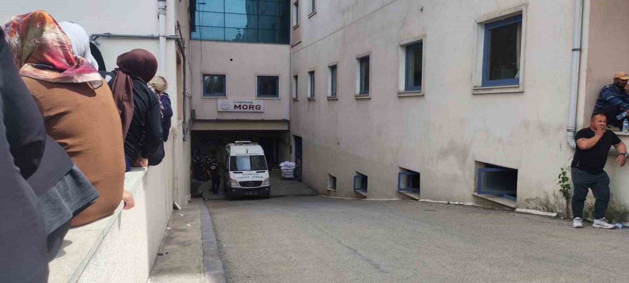 Iğdır’daki kazada ölen nine ve torun yan yana toprağa verildi