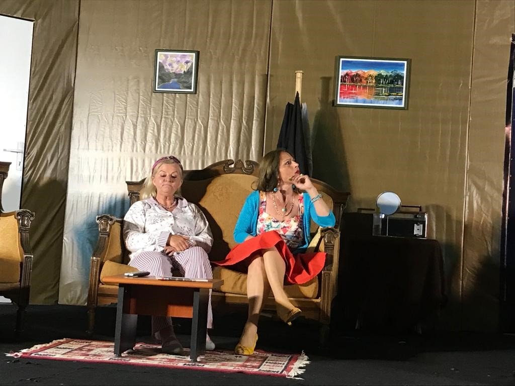 Kuşadası’ndaki tiyatro ilgi gördü