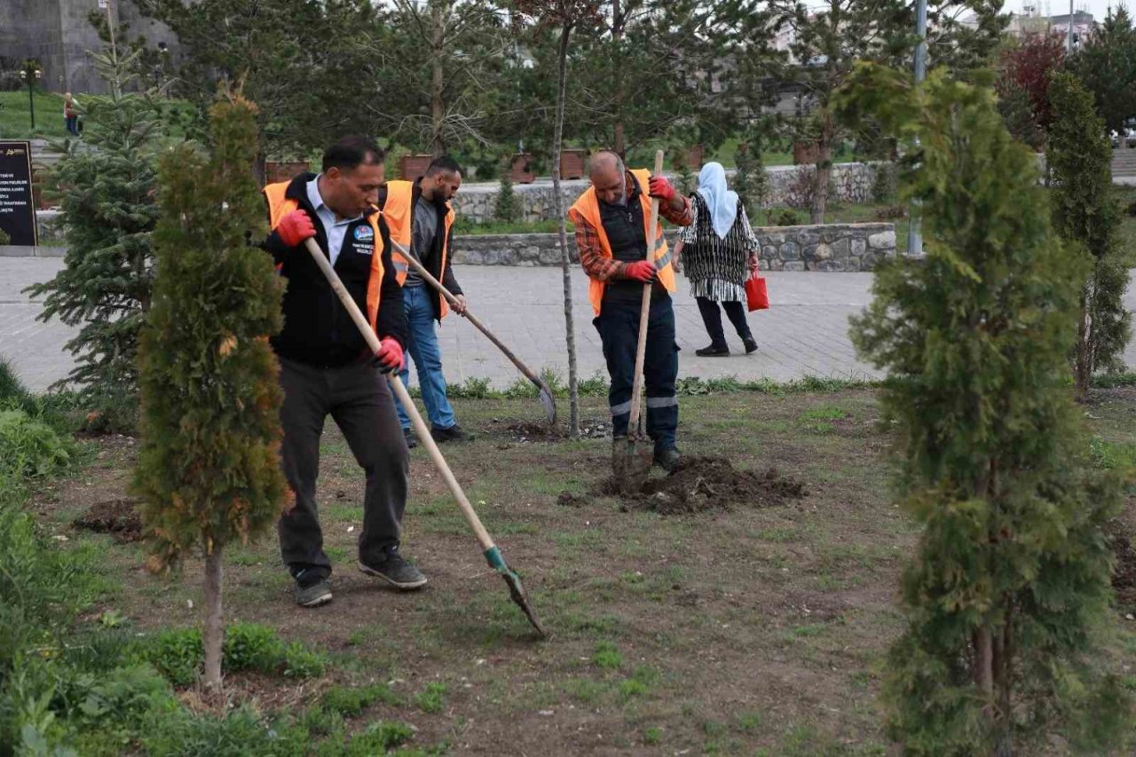 Kars Belediyesi’nden çevre düzenlemesi