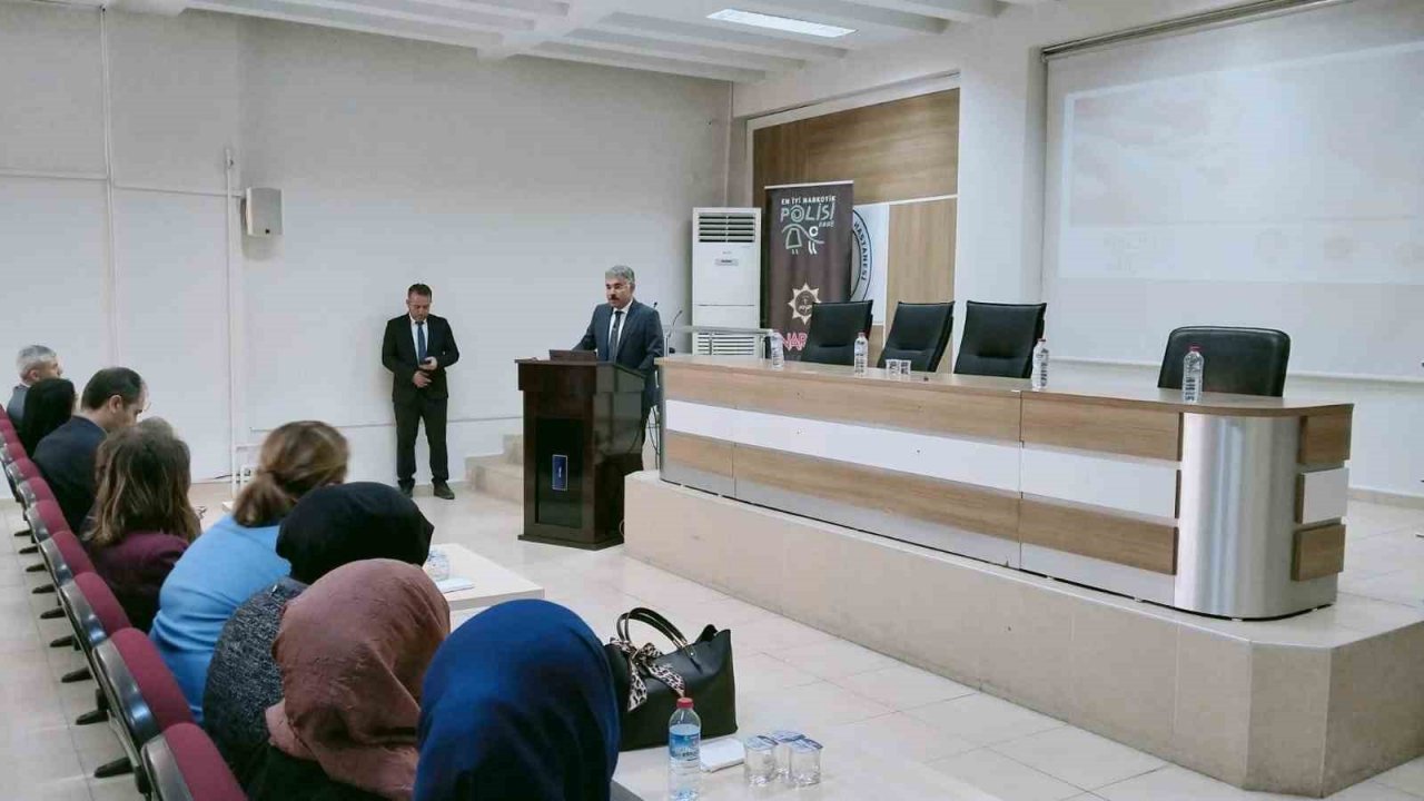 Karabörk ve Erşan anneleri ‘uyuşturucu’ konusunda bilgilendirdi