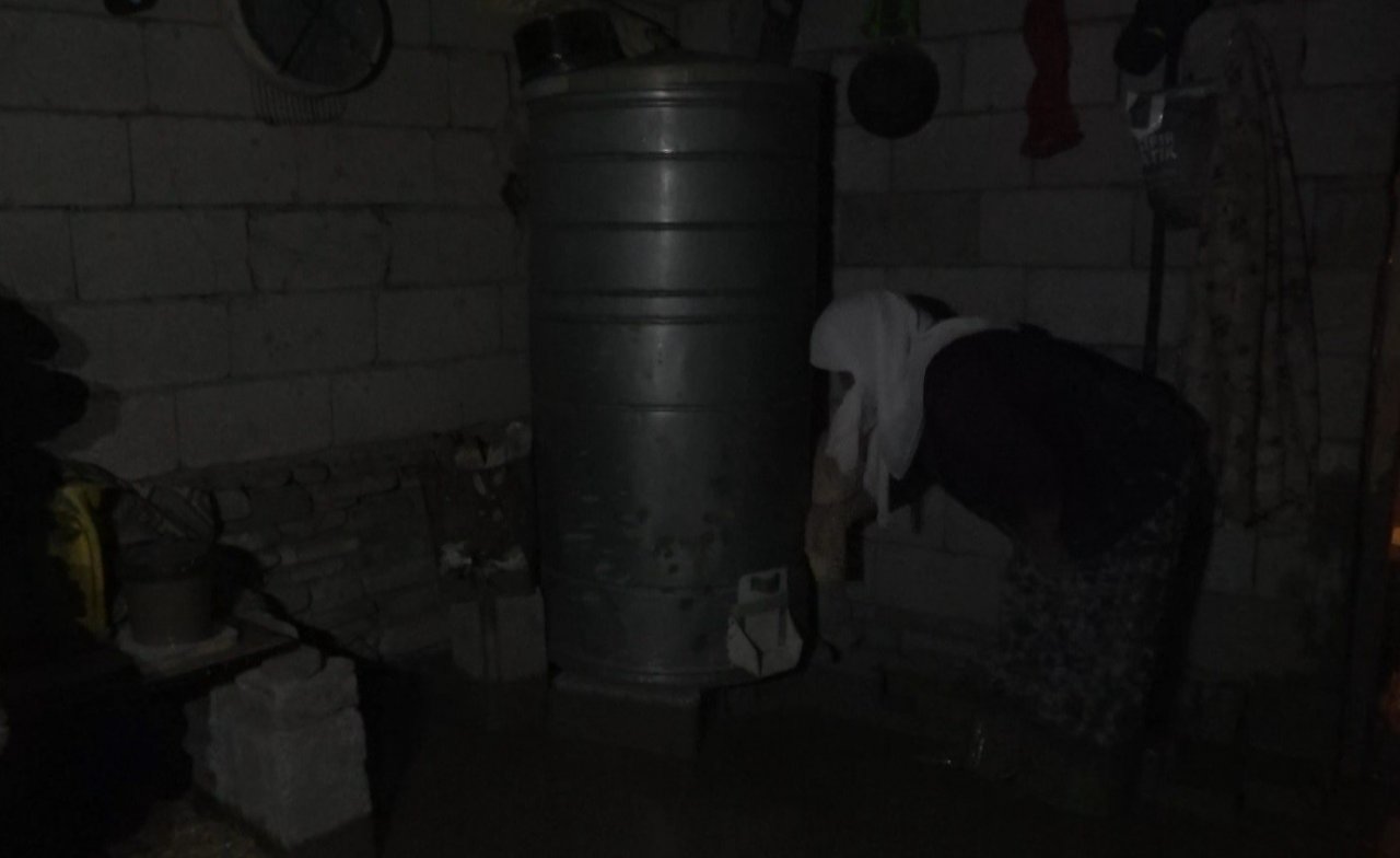 Muş’ta selde köprü yıkıldı, 5 araç ve 35 ev hasar gördü