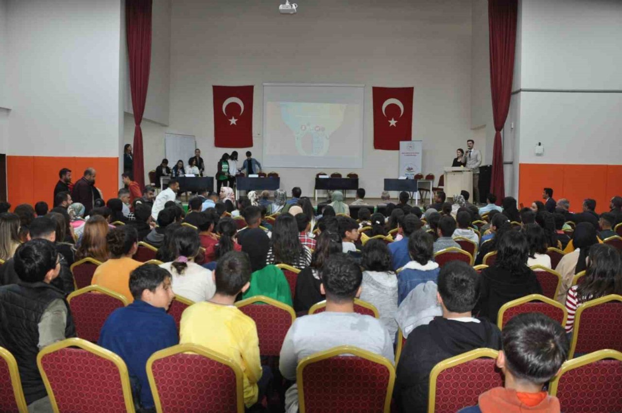 Bulanık’ta “Gençlik Haftası Satranç Turnuvası” yapıldı