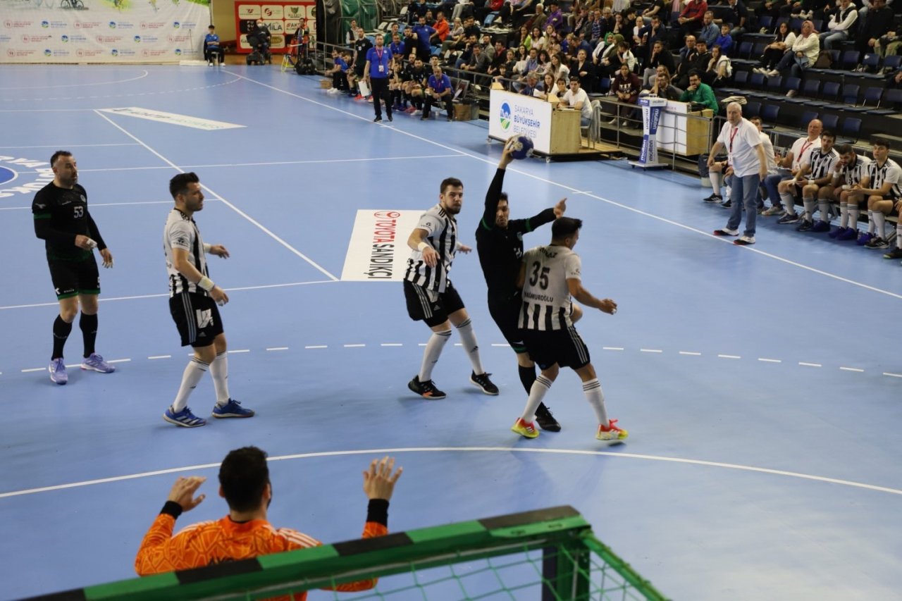 Sakarya Büyükşehir Hentbol yarı final rövanşına çıkıyor