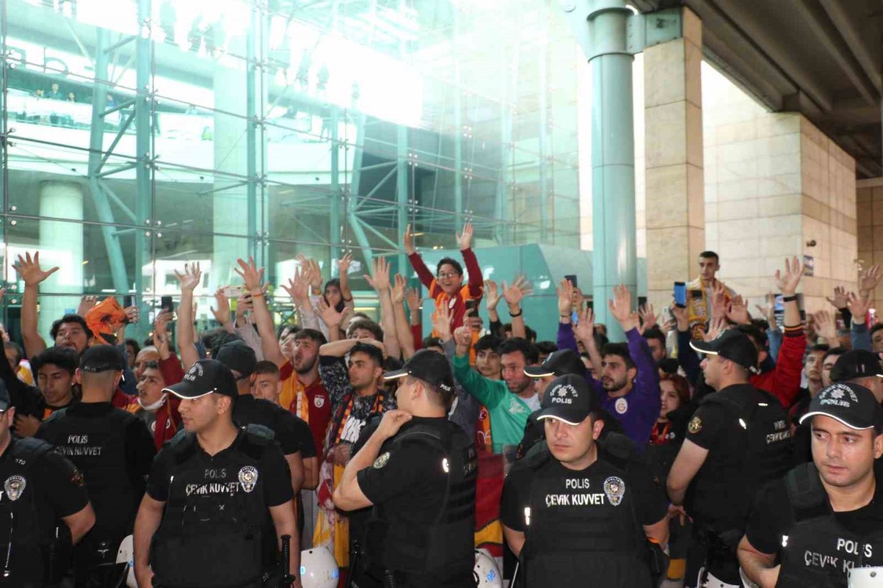 Galatasaray’a Ankara’da şampiyon gibi karşılama