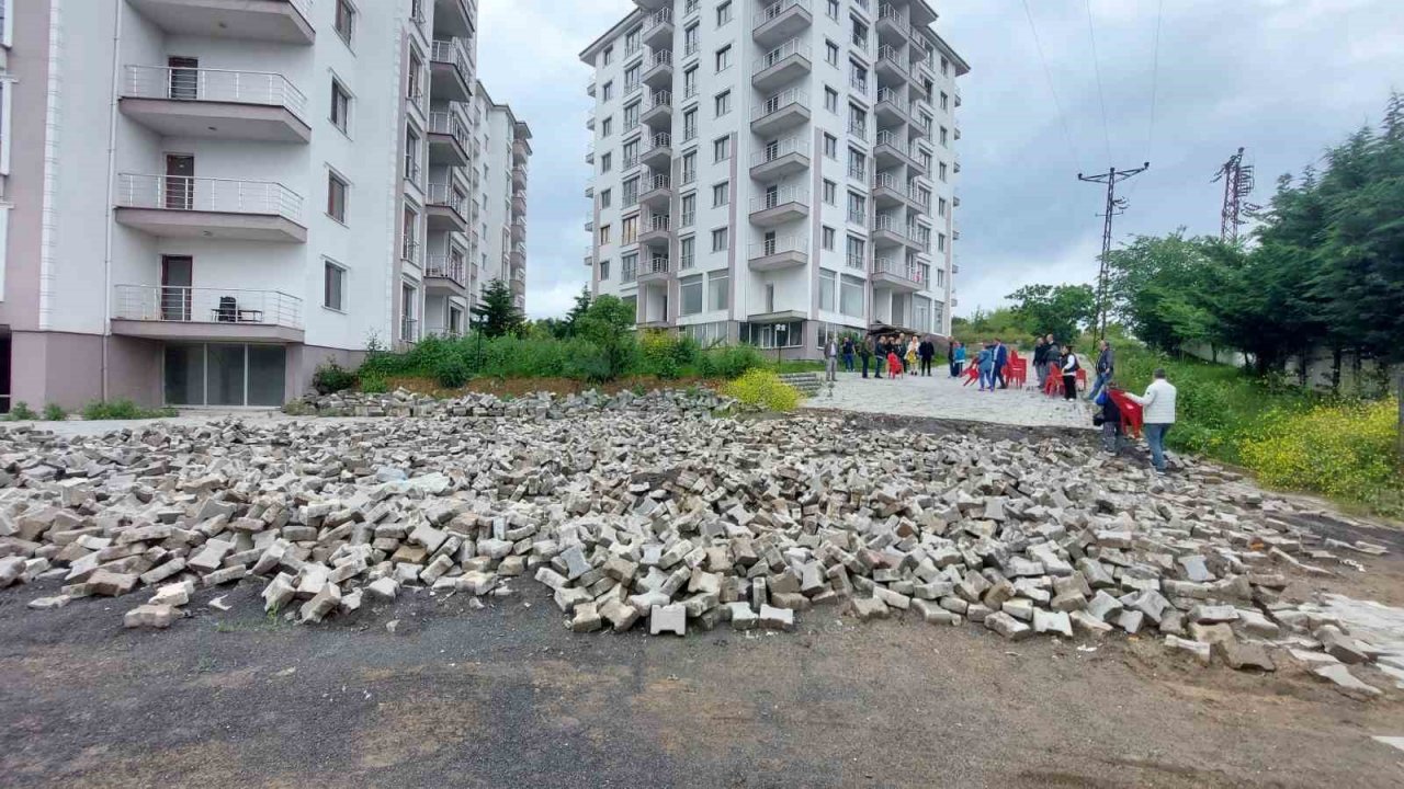 (Düzeltme) Tekirdağ’da basın açıklaması savaş alanına döndü: Gayrimenkul sahipleri ile firma yetkilileri arasında arbede