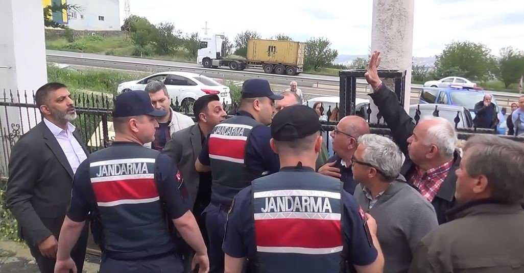 Tekirdağ’da basın açıklaması savaş alanında döndü: Site sakinleri ile firma yetkilileri arasında arbede
